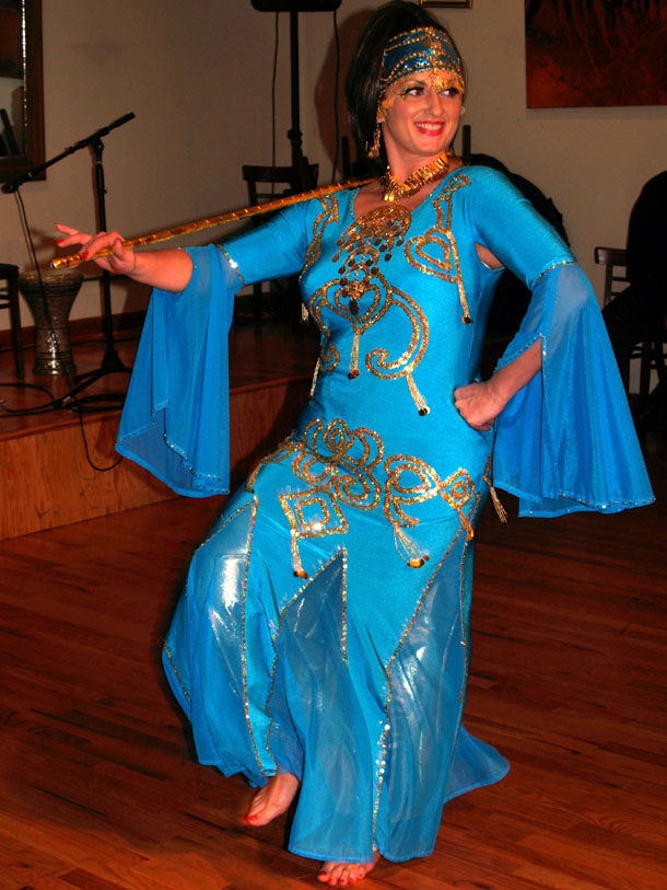 Исполнительница танца живота Назима